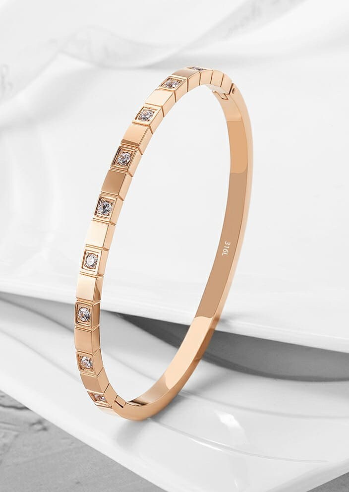 Elegant Geometric Bangle Bracelet