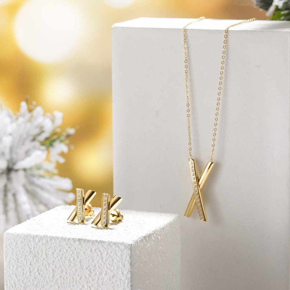 Crisscross Elegance Pendant Necklace