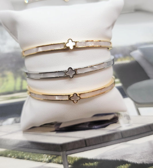 Pearl clover bracelet
