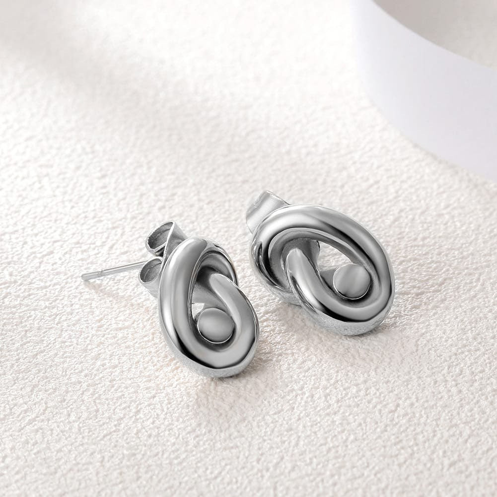 Knot earring