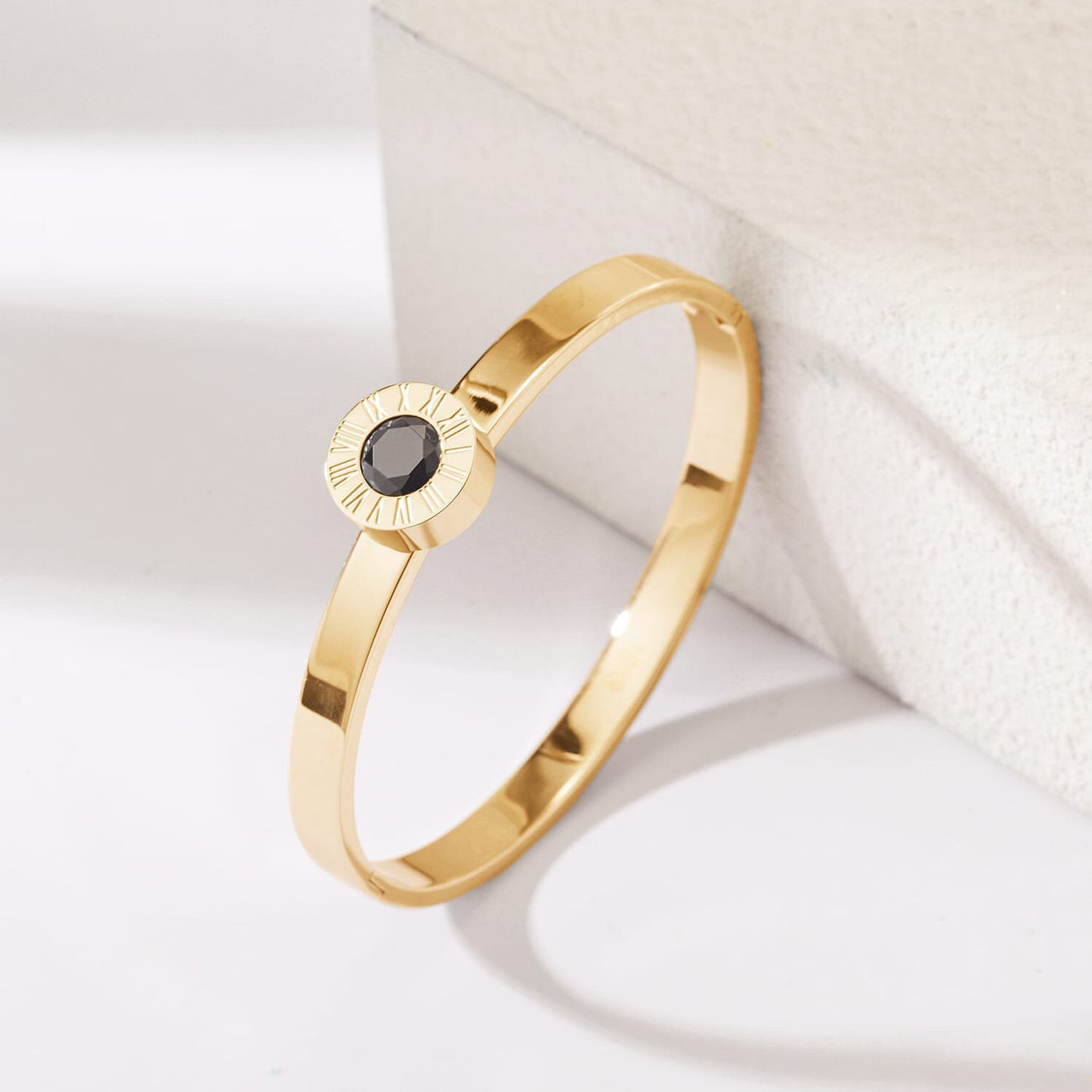 Interchangeable Solitaire Stone Bracelet – Gold Finish