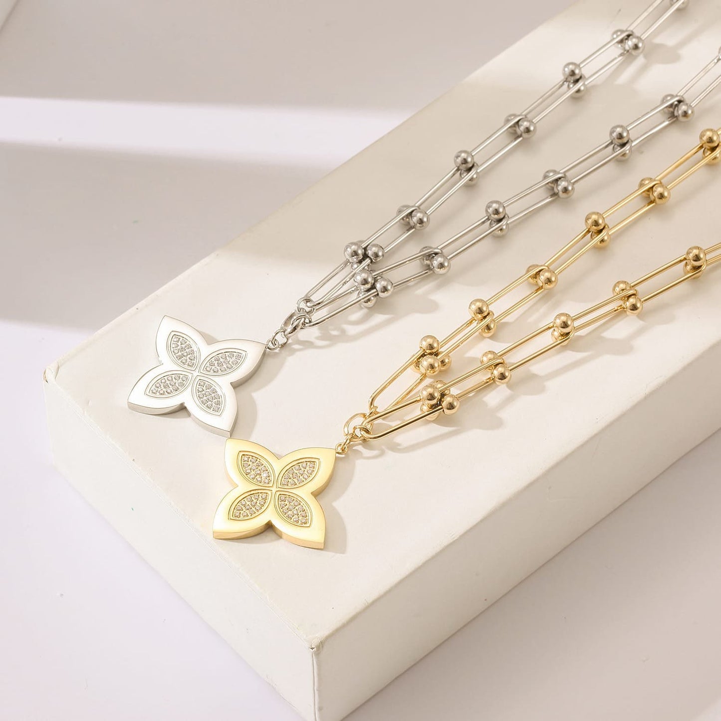 U-Link Clover necklace